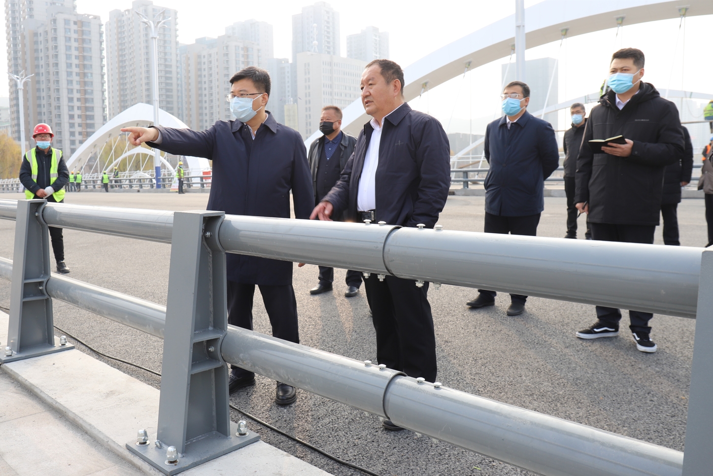 2022.11.21市委书记督导九华山大桥项目1.jpg 2022.11.21市委书记督导九华山大桥项目1.jpg